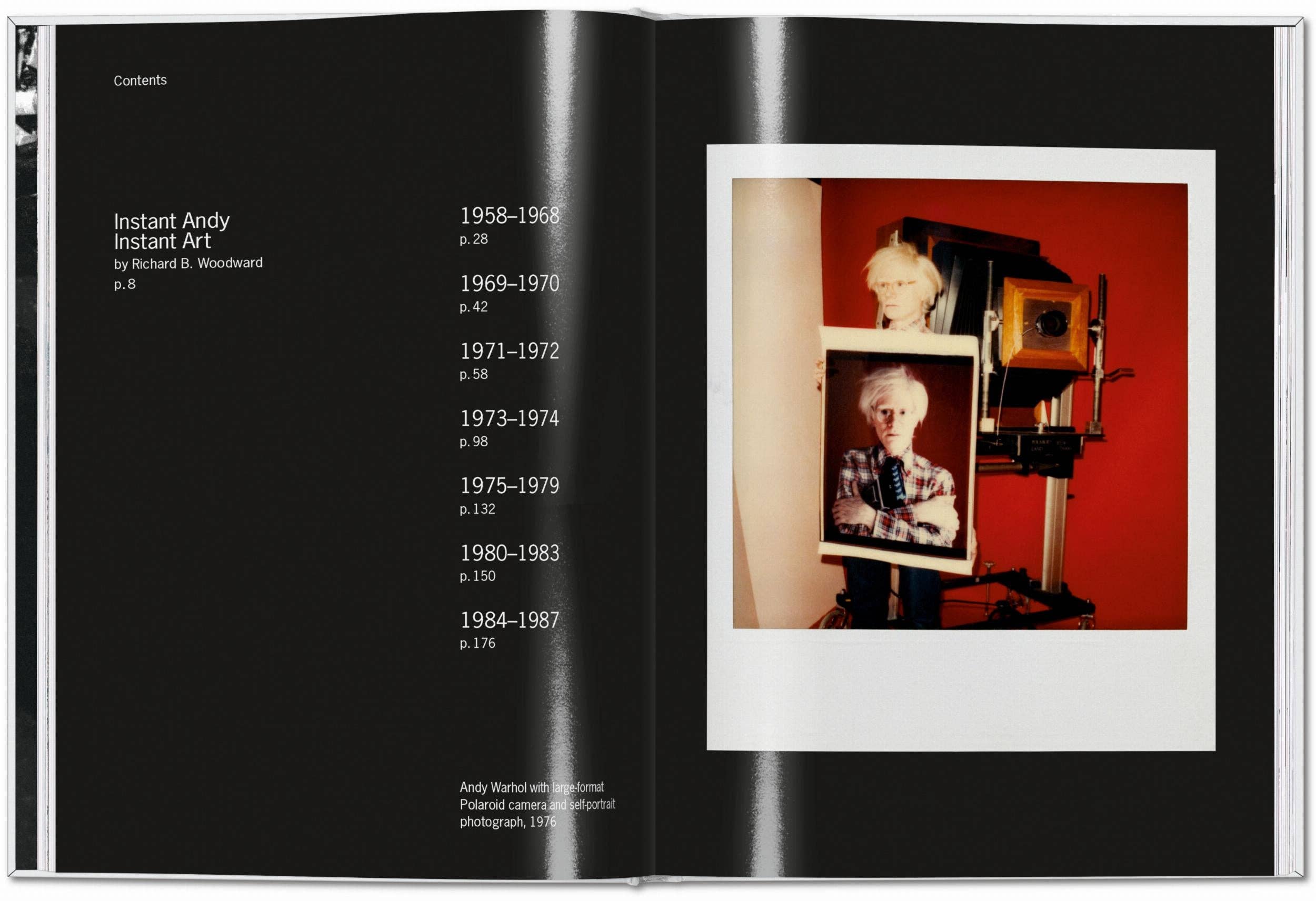 Το βιβλίο Andy Warhol Polaroids των εκδόσεων TASCHEN, με σκληρό εξώφυλλο που παρουσιάζει στιγμιότυπα Polaroid του καλλιτέχνη.