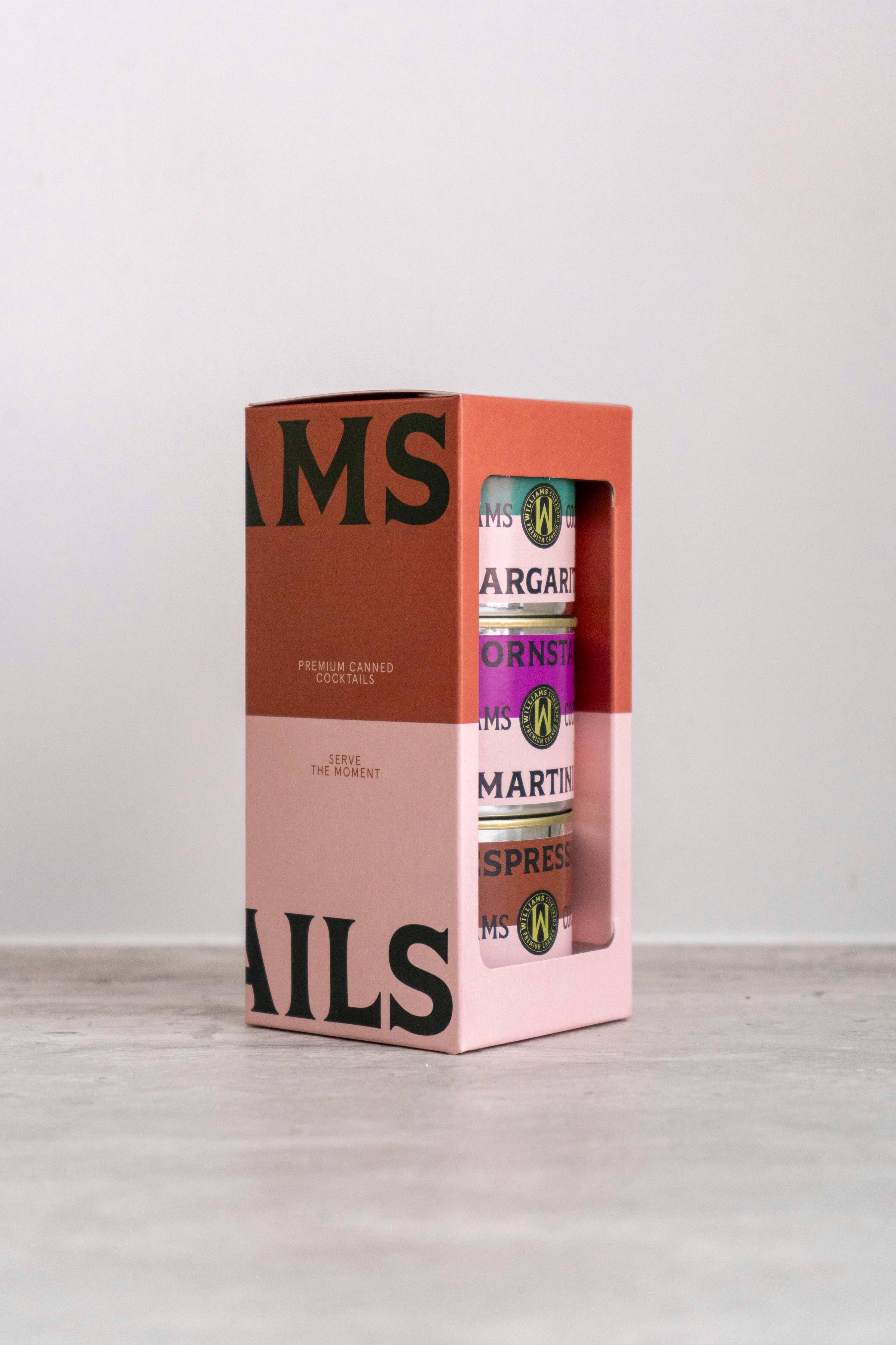 Πολυτελής συσκευασία δώρου Williams Cocktails που περιλαμβάνει τρεις κονσέρβες premium cocktails των 130ml.