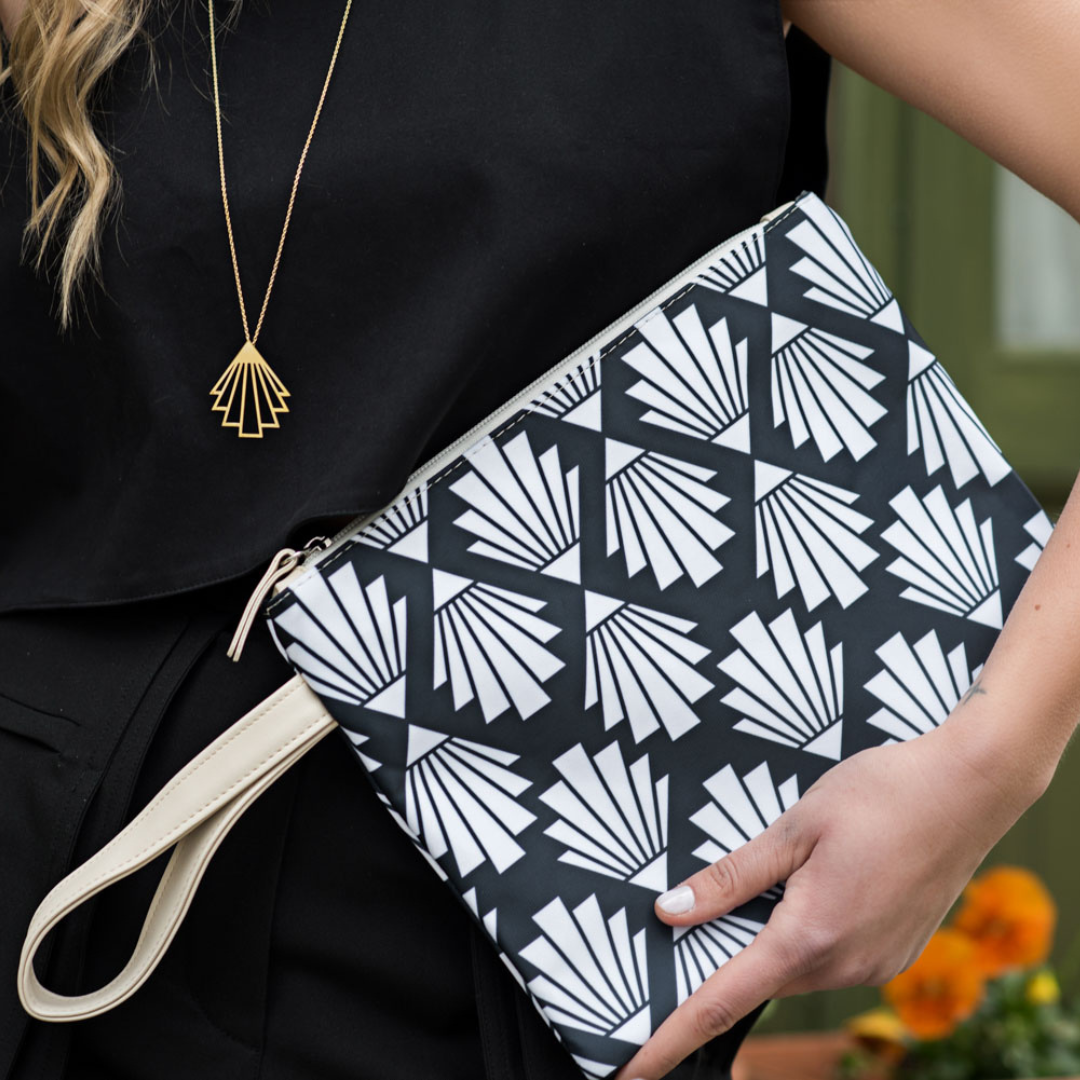 CIRCE | Beach Clutch