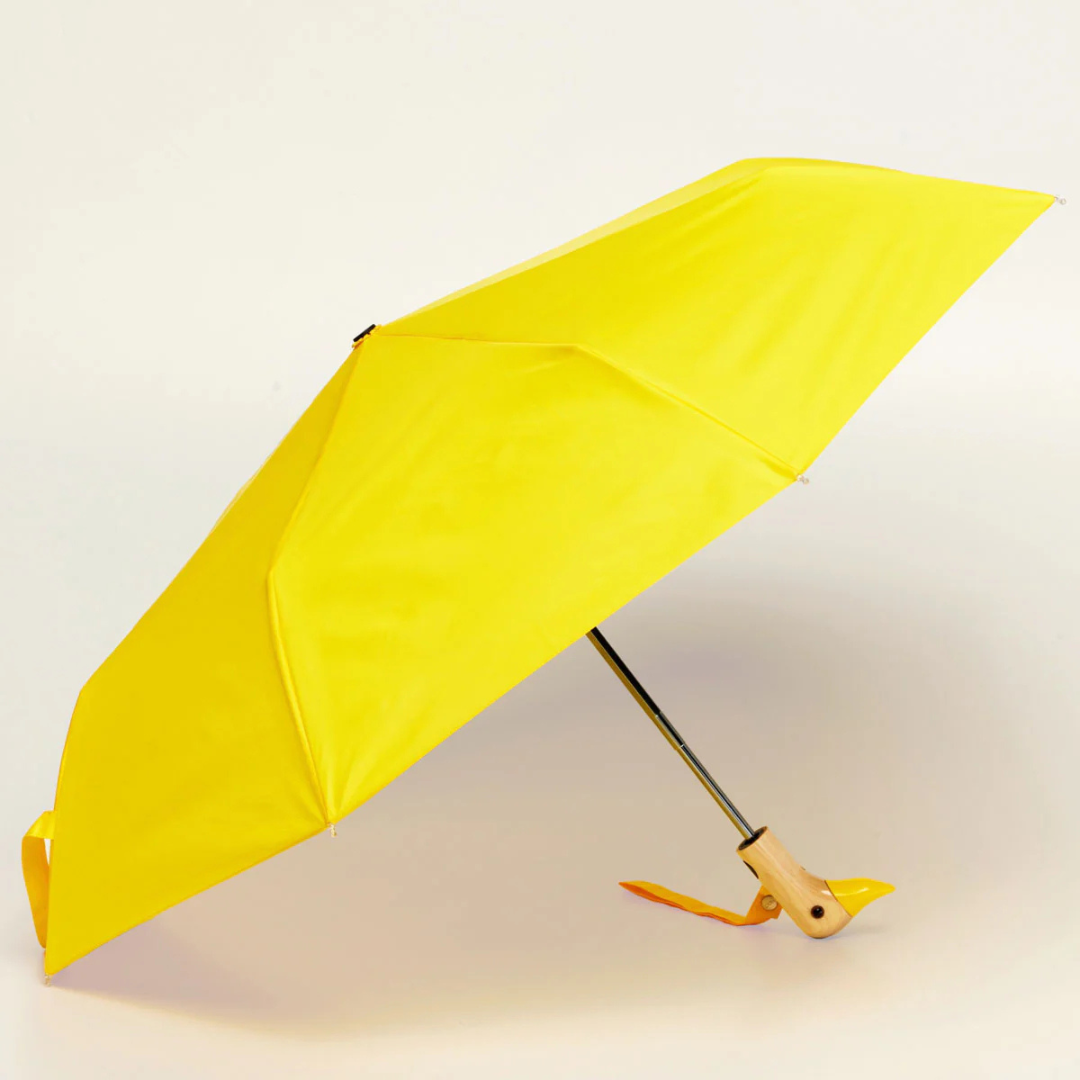 Yellow Duck Compact Umbrella με ξύλινη λαβή πάπιας και πολύχρωμο μοτίβο – The Ritual Project
