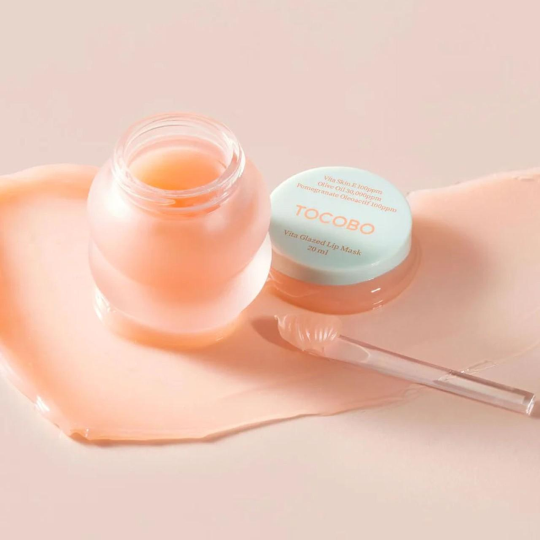 Υπερ‑ενυδατική vegan lip mask με glossy τελείωμα