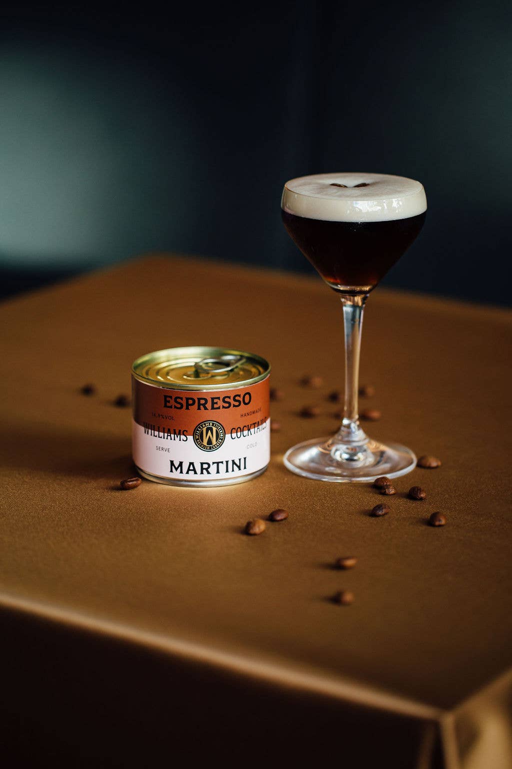Premium κονσέρβα 130ml Williams Cocktails Espresso Martini με βότκα, αληθινό εκχύλισμα καφέ και λικέρ.