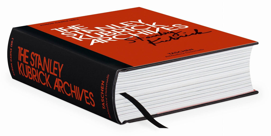 Το βιβλίο The Stanley Kubrick Archives των εκδόσεων TASCHEN, με σκληρό εξώφυλλο και φωτογραφικό υλικό από τις ταινίες του σκηνοθέτη.