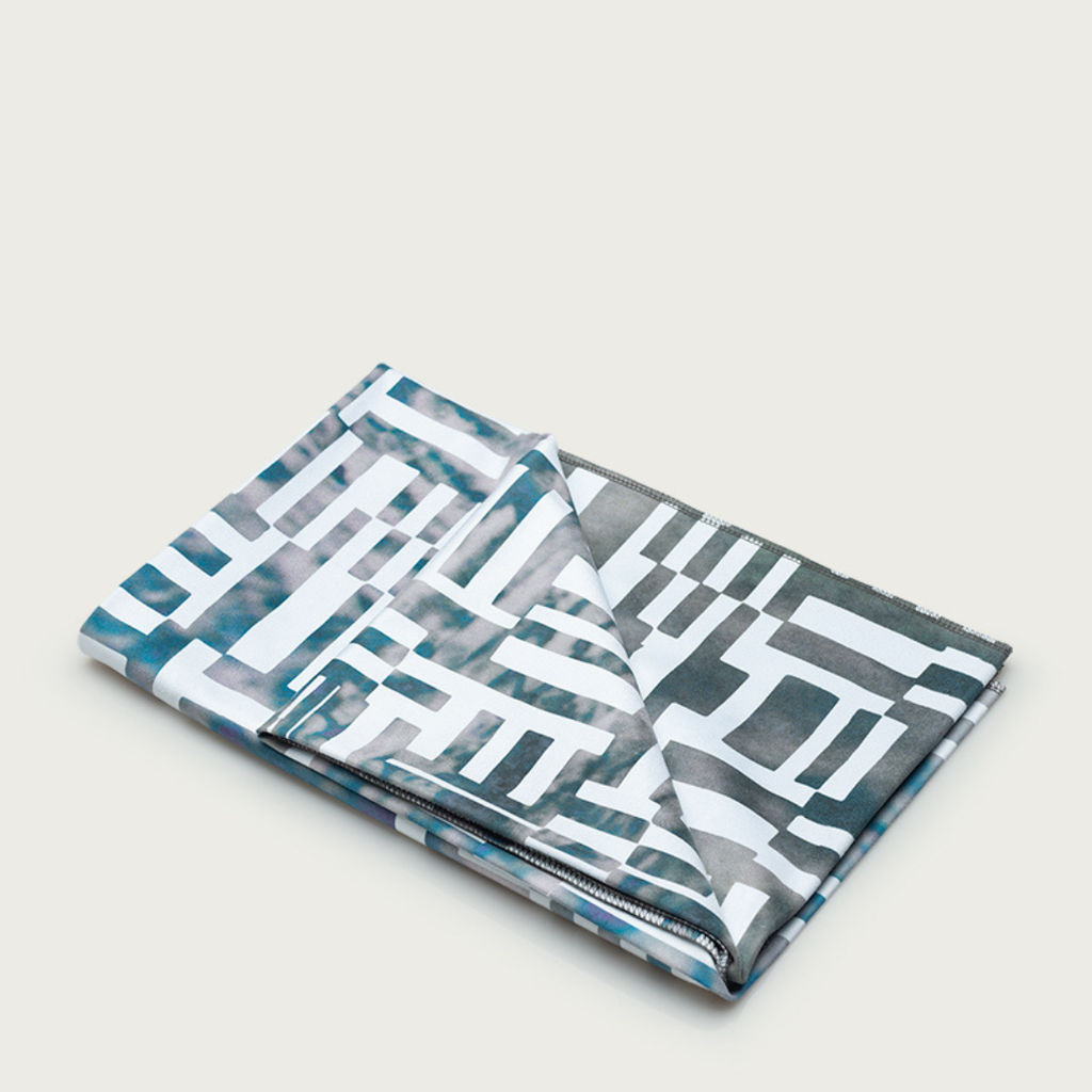 HELIANTHUS ANNUUS Beach Towel | Designed by artist Eleni Bantra