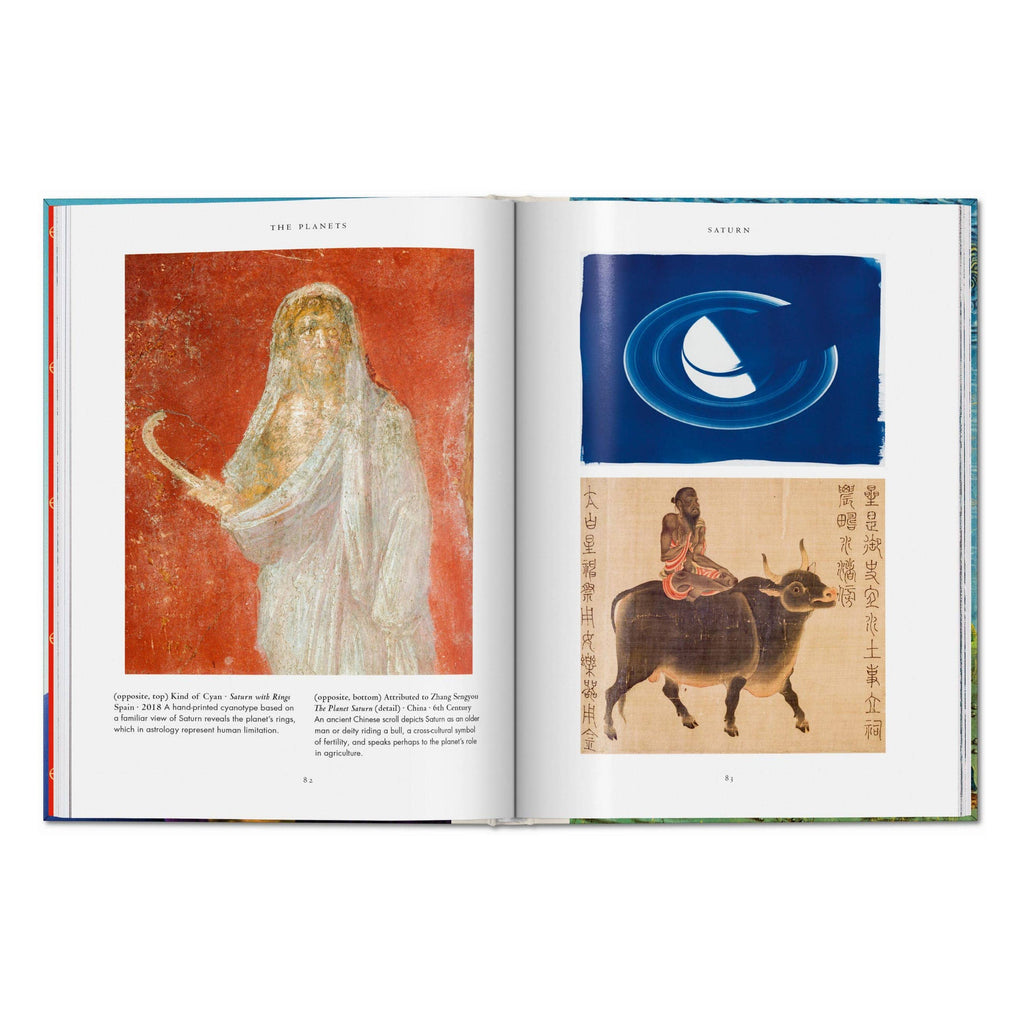 Το premium σκληρόδετο βιβλίο "Astrology" από τη σειρά The Library of Esoterica του εκδοτικού οίκου TASCHEN, με εντυπωσιακό, μυστικιστικό εξώφυλλο και χρυσές λεπτομέρειες.