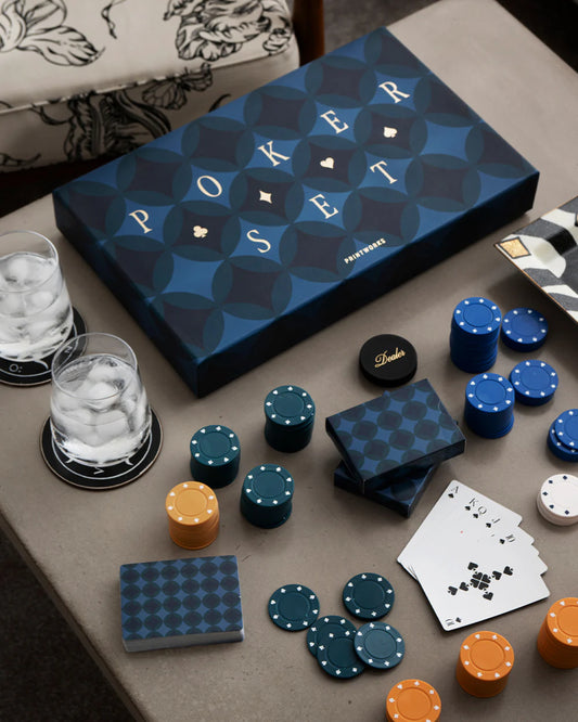 Premium σετ πόκερ Printworks Art of Poker σε κομψό μαύρο κουτί με μοντέρνο μίνιμαλ σχεδιασμό.