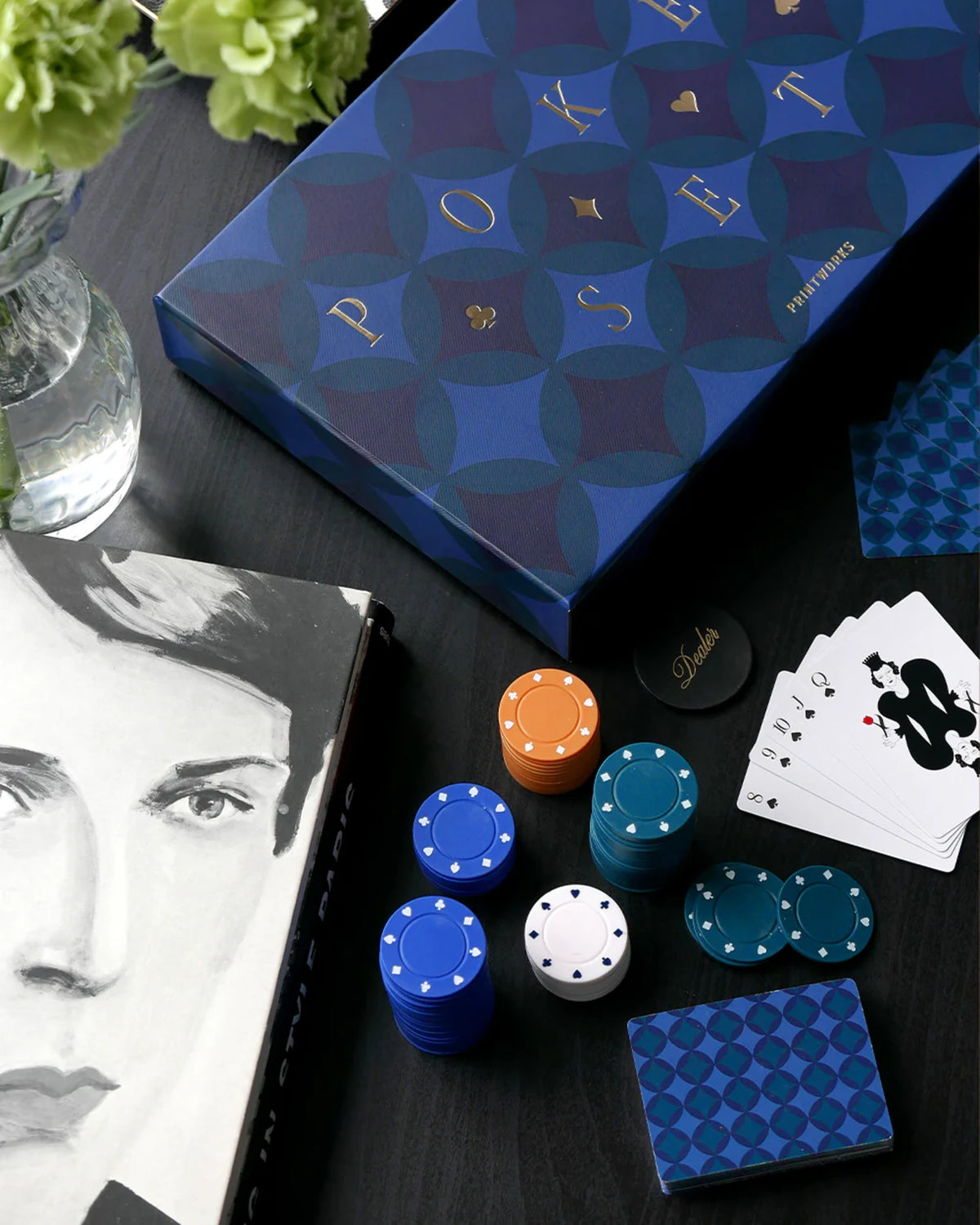 Premium σετ πόκερ Printworks Art of Poker σε κομψό μαύρο κουτί με μοντέρνο μίνιμαλ σχεδιασμό.
