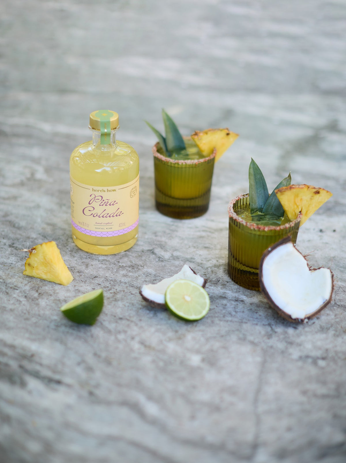 Here's How Piña Colada Cocktail Mix 500ml σε κομψό γυάλινο μπουκάλι, μη αλκοολούχο μίγμα για κοκτέιλ και mocktails.