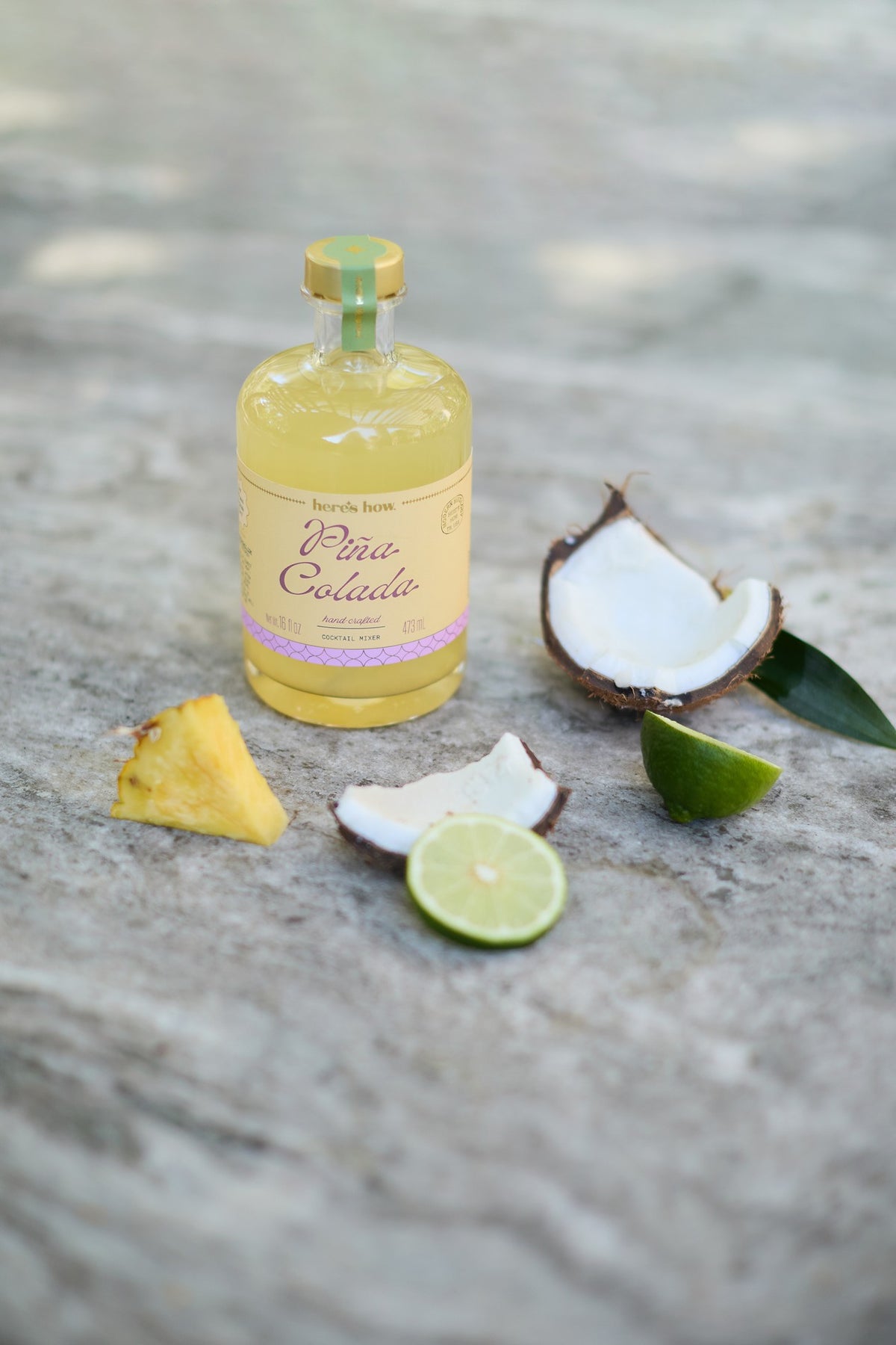 Here's How Piña Colada Cocktail Mix 500ml σε κομψό γυάλινο μπουκάλι, μη αλκοολούχο μίγμα για κοκτέιλ και mocktails.