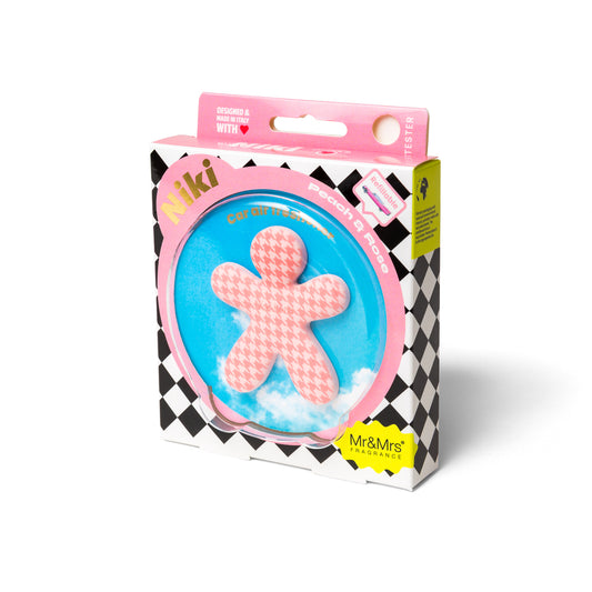Niki Pink Pied de Poule αρωματικό αυτοκινήτου σε σχήμα ανθρωπάκου με ροζ καρώ μοτίβο houndstooth από την Mr & Mrs Fragrance με άρωμα Peach & Rose και ανταλλακτικό.