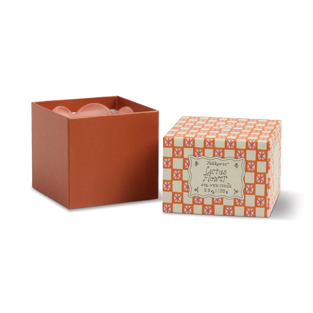 Χειροποίητο κεραμικό κερί Paddywax σε σχήμα τουλίπας σε έντονο ροζ χρώμα, φτιαγμένο από φυσικό κερί σόγιας με άρωμα Cactus Flower.