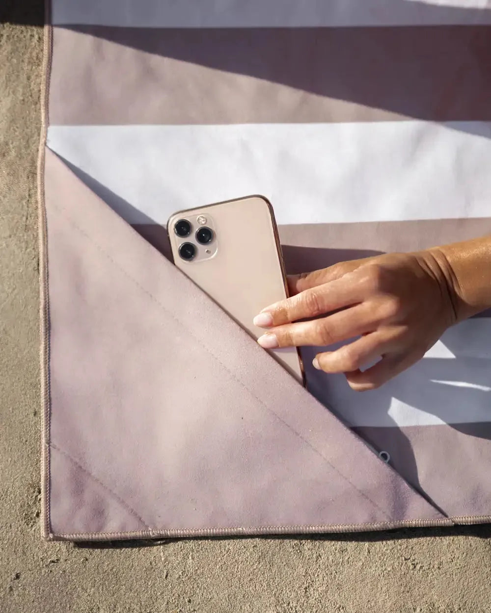 Microfiber Magnetic Towel |  Πετσέτα Θαλάσσης Μικροϊνών με Μαγνήτες