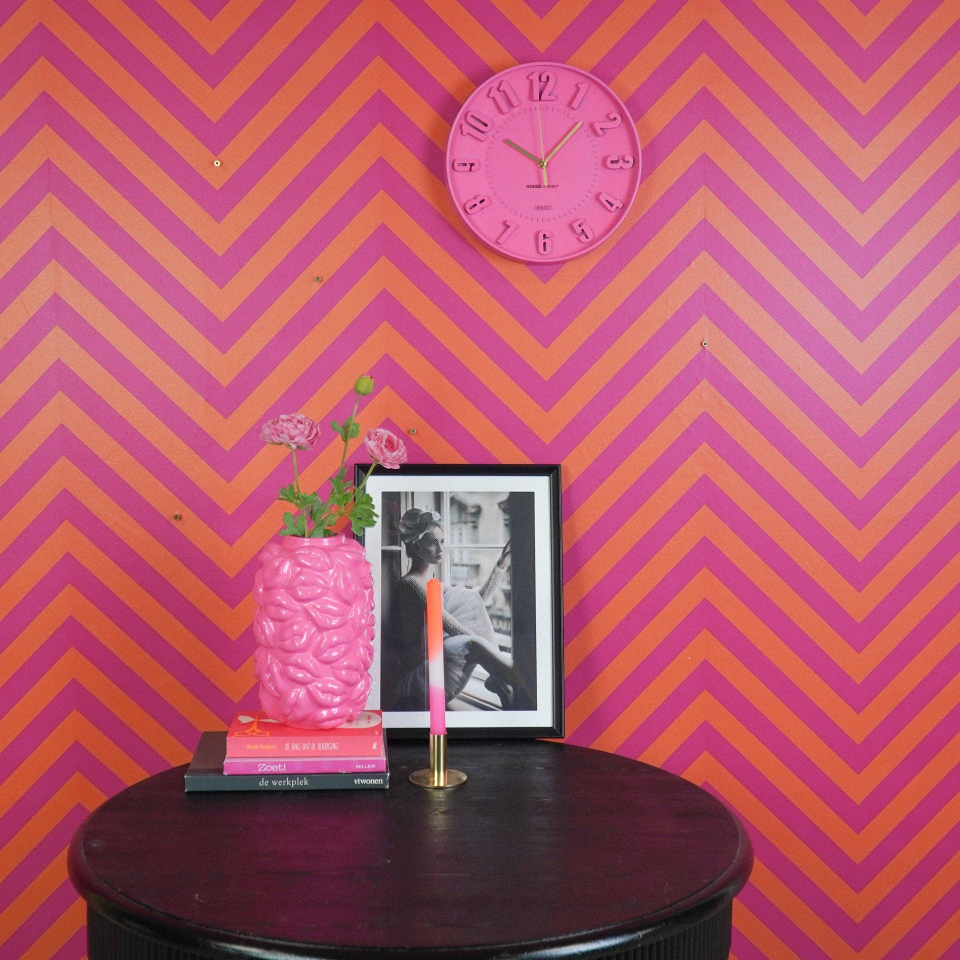 Επιτοίχιο Ρολόι με 3D Αριθμούς | Neon Pink