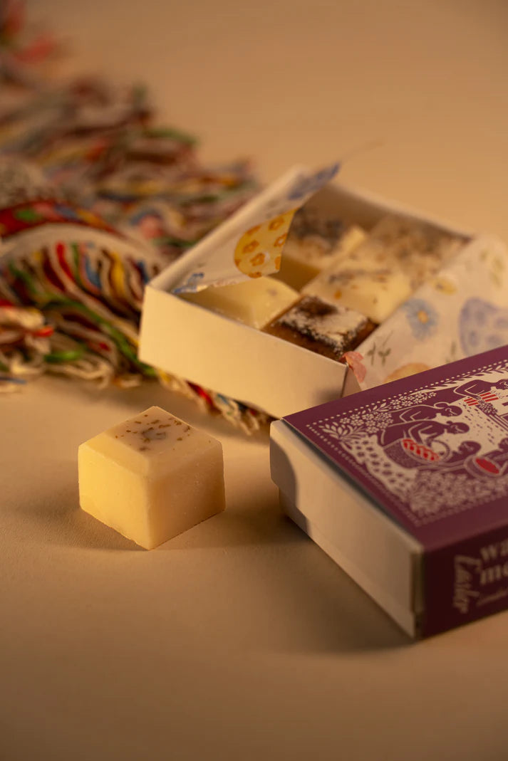 Χειροποίητα πασχαλινά wax melts Thygaterra από φυσικό κερί σόγιας