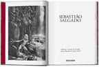 Το βιβλίο Genesis του Sebastião Salgado από τις εκδόσεις TASCHEN, με εμβληματική ασπρόμαυρη φωτογραφία της άγριας φύσης στο εξώφυλλο.