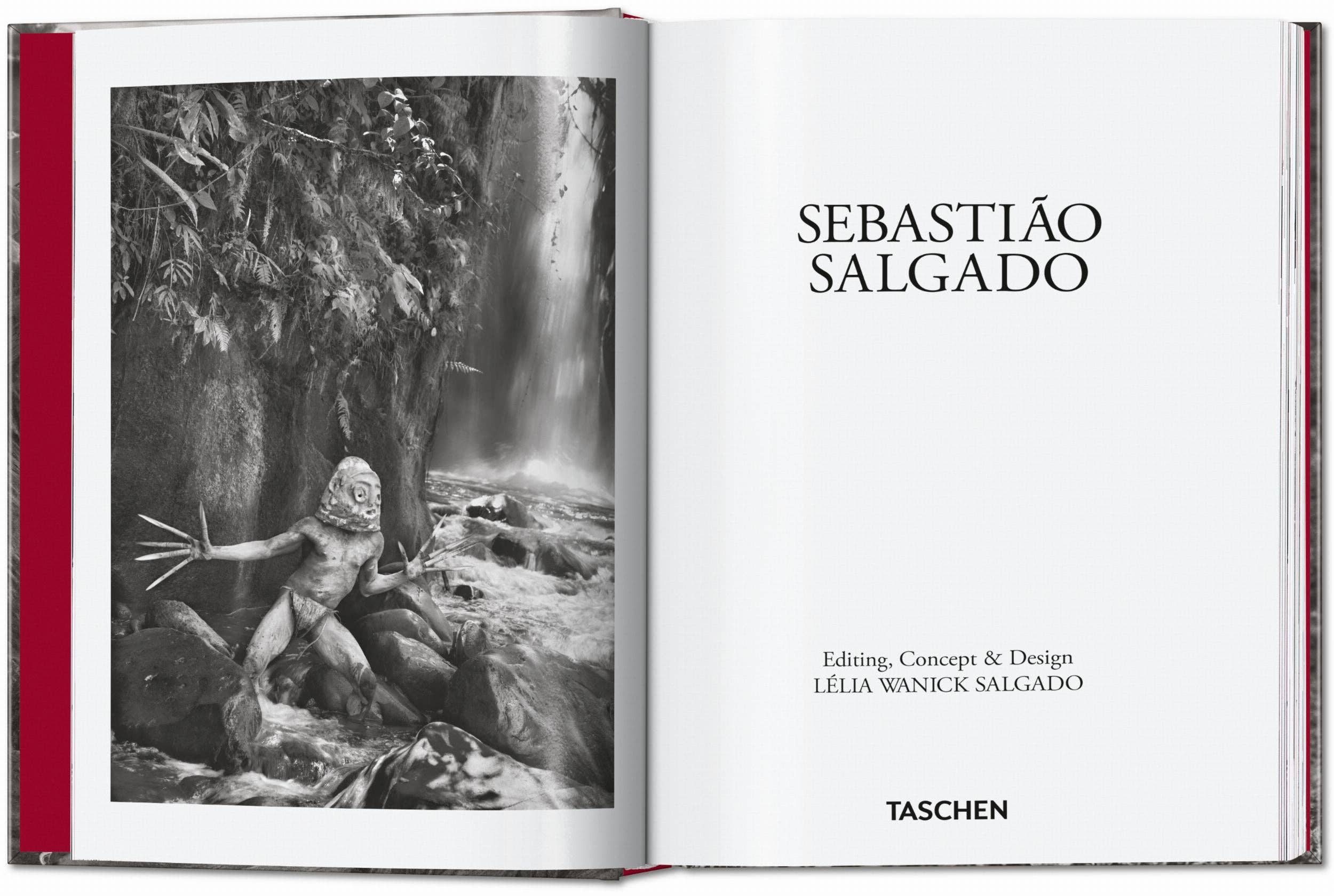 Το βιβλίο Genesis του Sebastião Salgado από τις εκδόσεις TASCHEN, με εμβληματική ασπρόμαυρη φωτογραφία της άγριας φύσης στο εξώφυλλο.