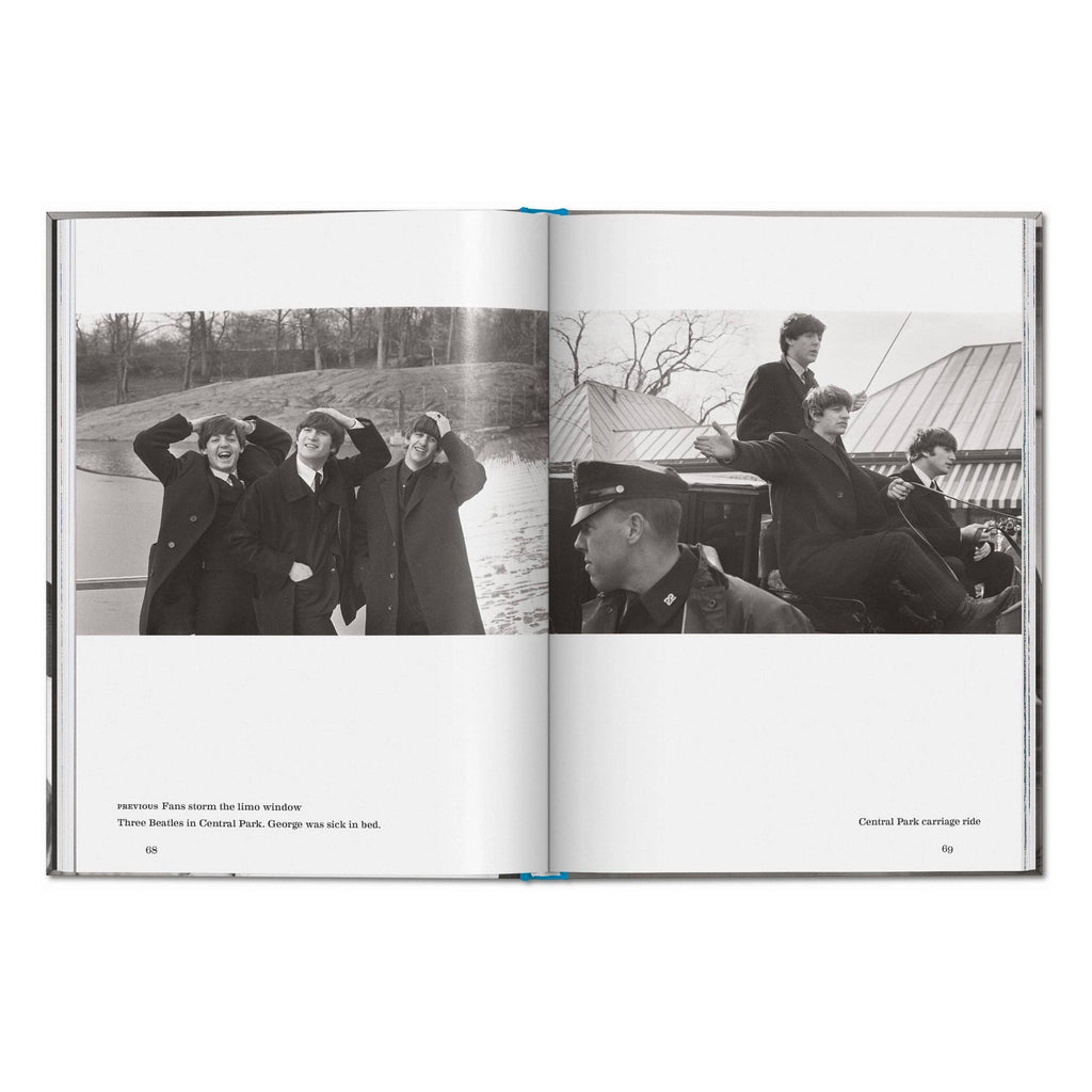 Το σκληρόδετο βιβλίο "Harry Benson. The Beatles" του εκδοτικού οίκου TASCHEN, με την εμβληματική ασπρόμαυρη φωτογραφία του συγκροτήματος στο εξώφυλλο.