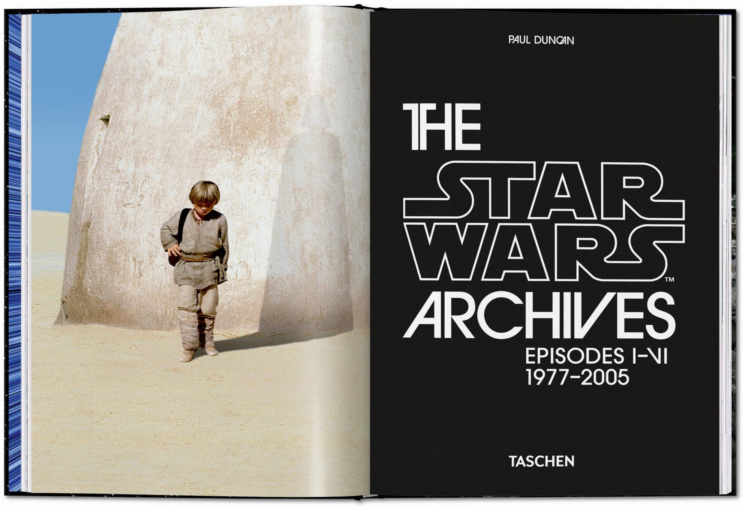 Το βιβλίο The Star Wars Archives 1977-1983 των εκδόσεων TASCHEN, με σκληρό εξώφυλλο που απεικονίζει κλασικό artwork από την πρώτη ταινία του George Lucas.