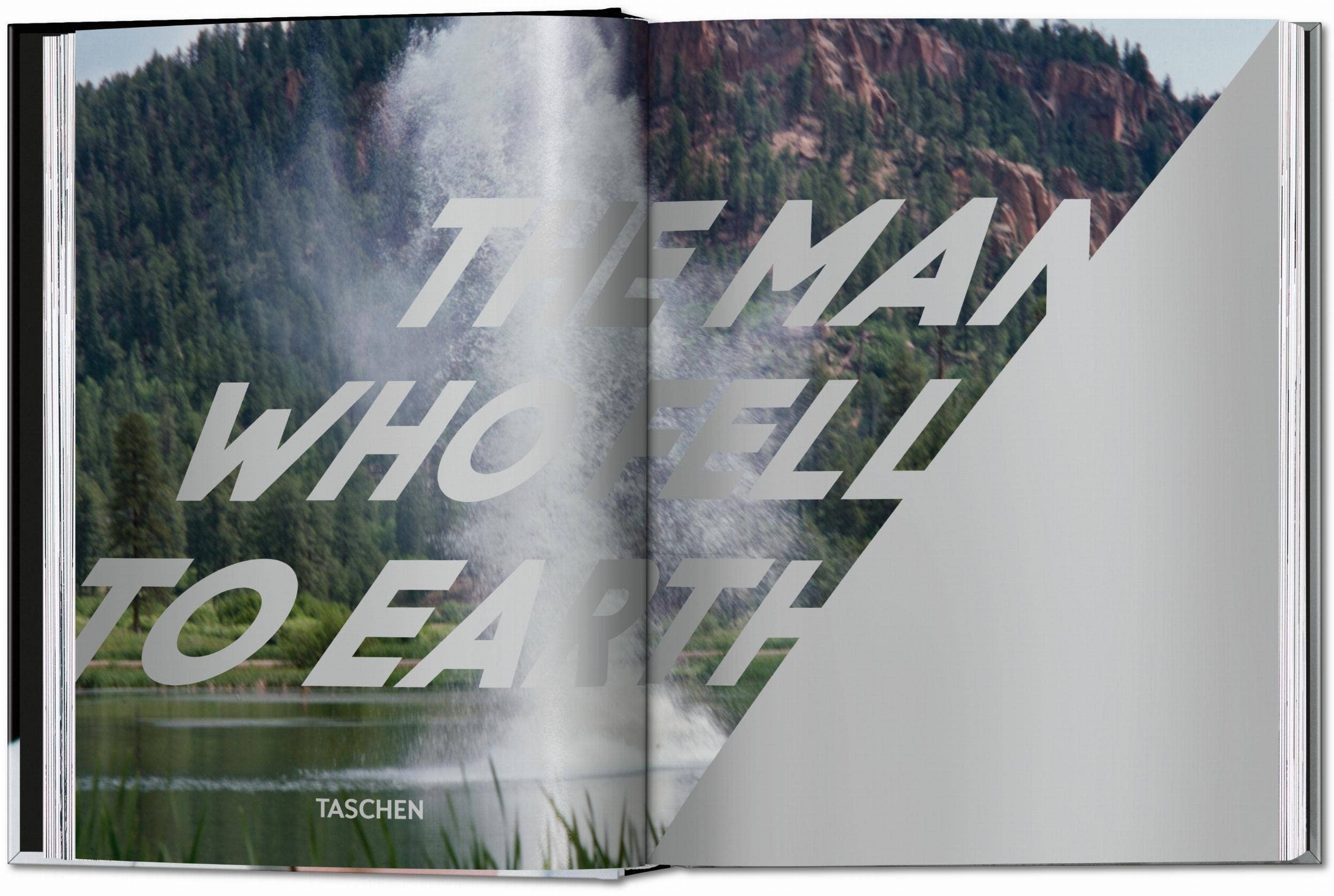 Το βιβλίο The Man Who Fell to Earth με τον David Bowie, από τις εκδόσεις TASCHEN, σε σκληρό εξώφυλλο με εμβληματική φωτογραφία από την ταινία.